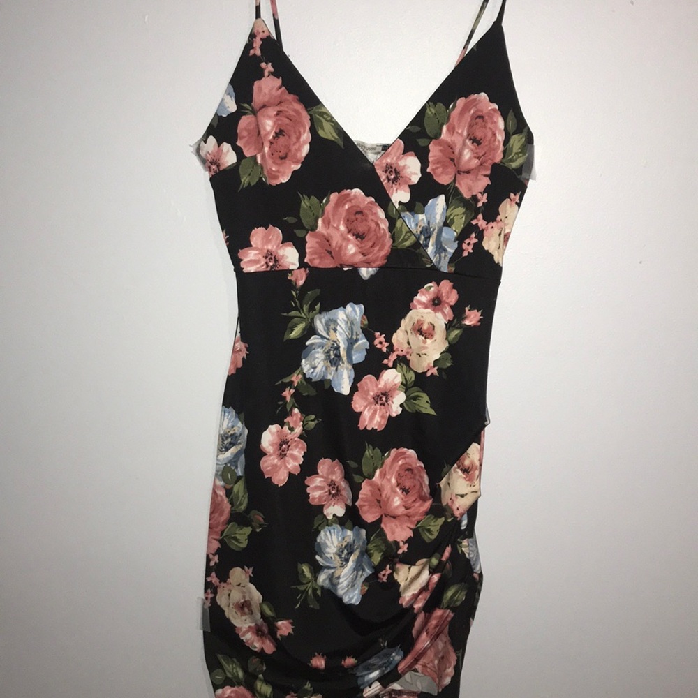 CHARLOTTE RUSSE BODY CON DRESS